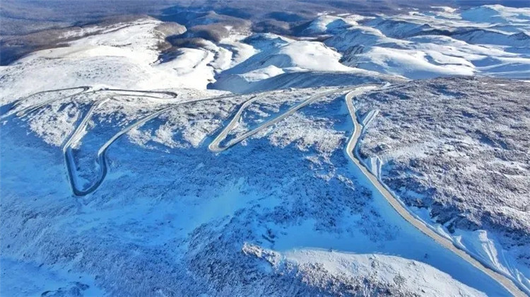 比滑雪更让人疯狂沉迷长白山正在培育冰雪氪金新神器？