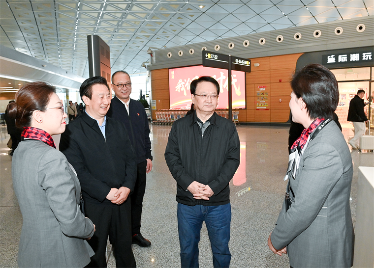 雷竞技APP景俊海到长春龙嘉邦际机场查抄领导春运就业时夸大 永远相持以百姓为中央的就业导向 努力修建出行太平道保卫万家聚合年(图1)